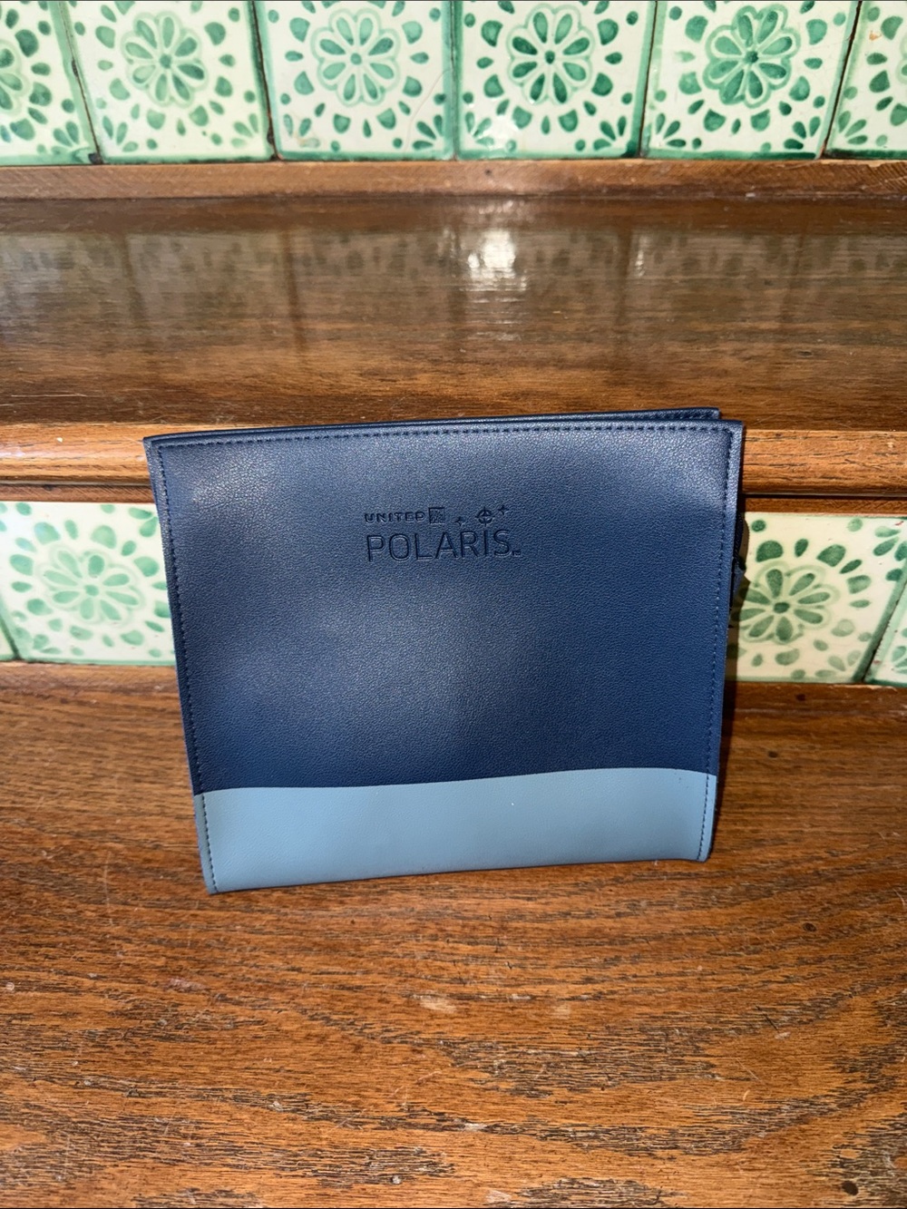 United Polaris toiletry bag